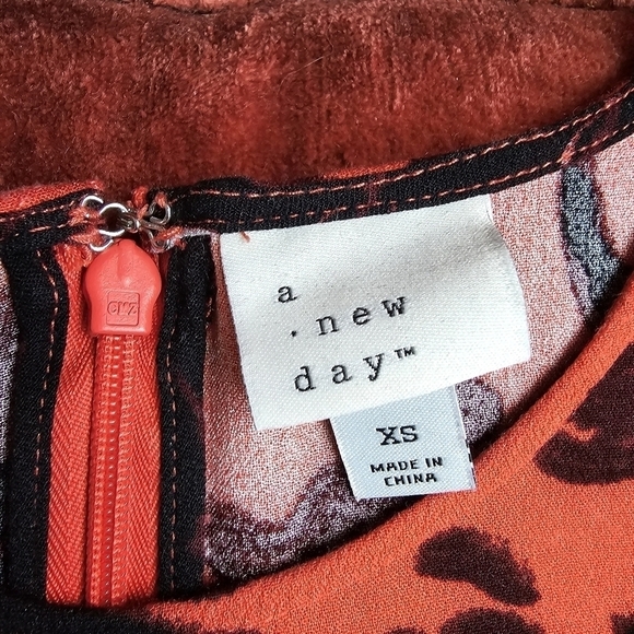 A New Day Flirty Floral Orange & Black Sleeveless Ruffle Shoulder Dress Sz. XS - Picture 11 of 12